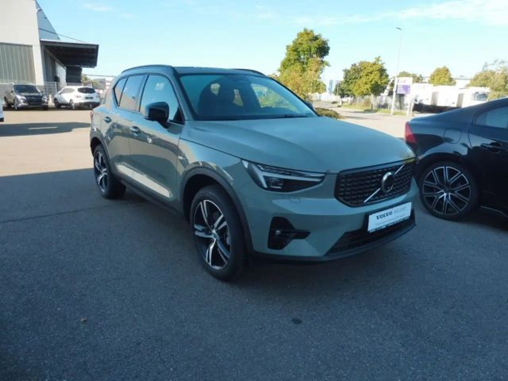 Volvo XC40 Plus Dark