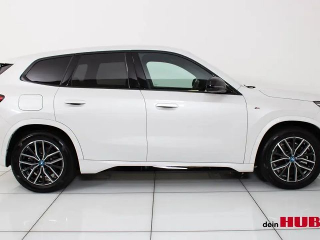 BMW iX1 xDrive30