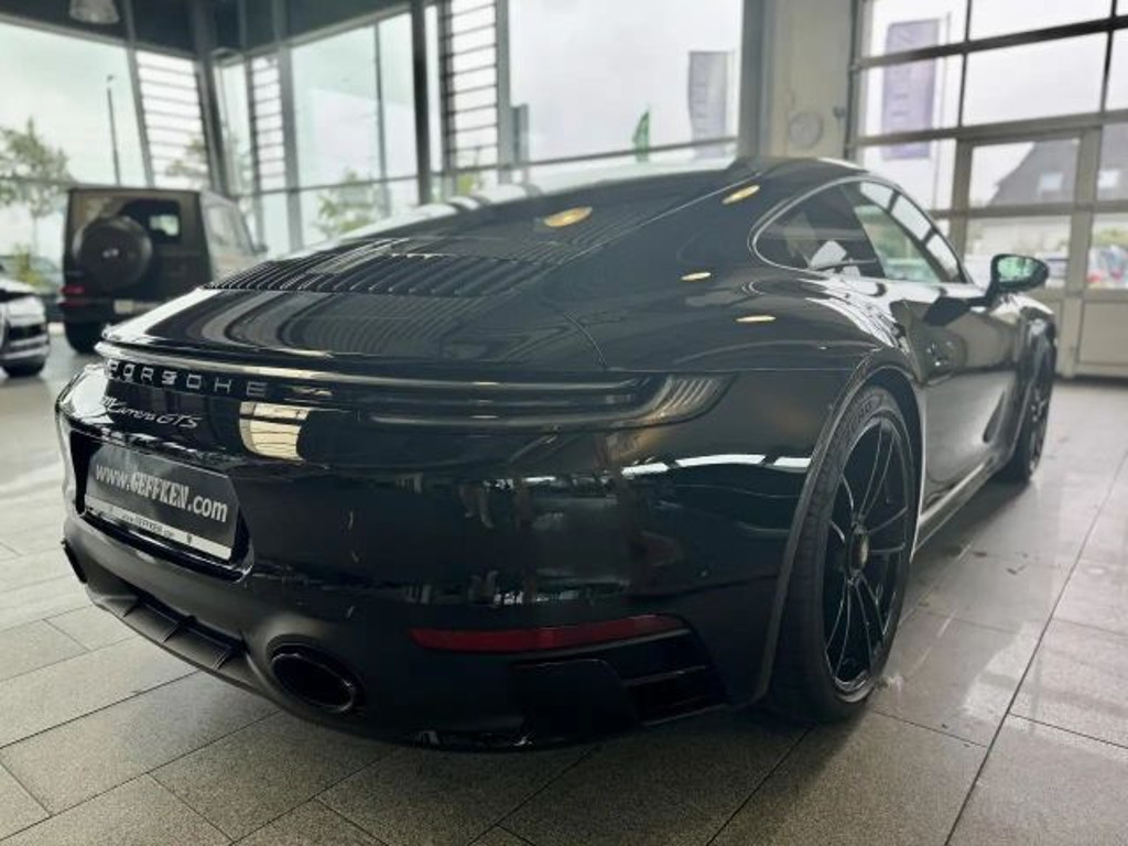 Porsche 992