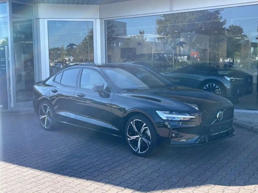 Volvo S60 AWD Ultimate Dark