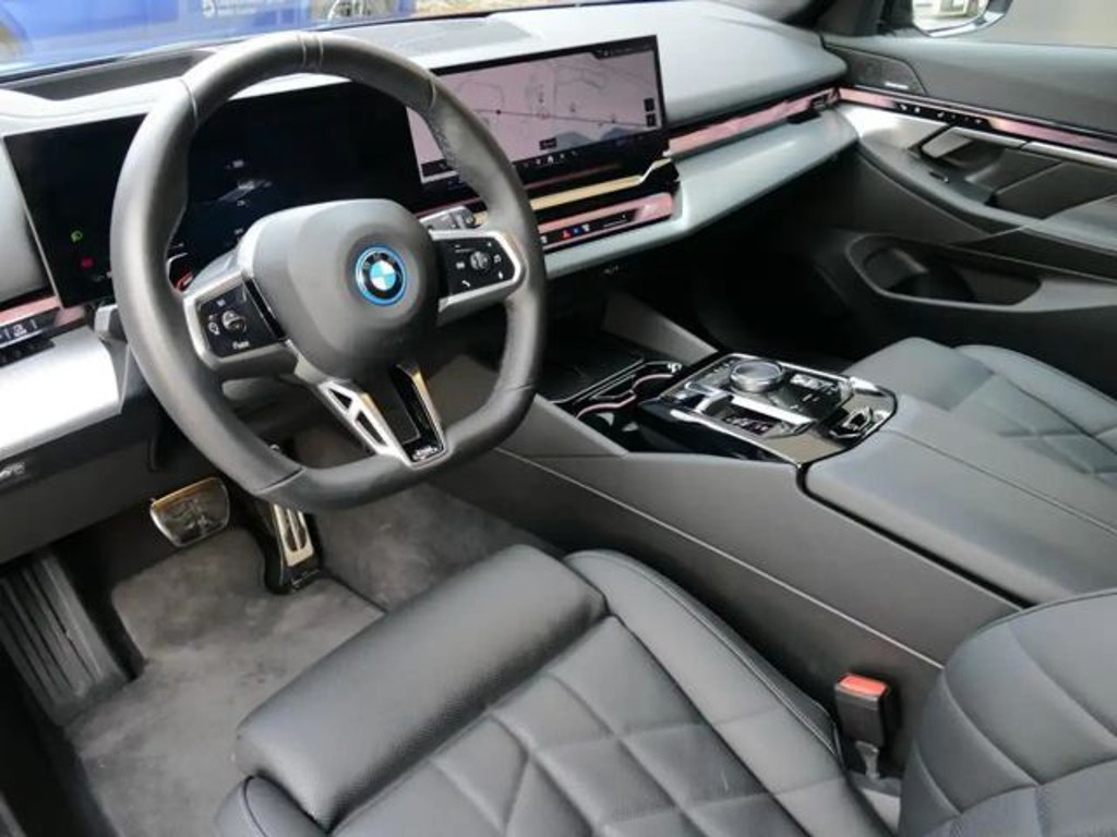 BMW i5