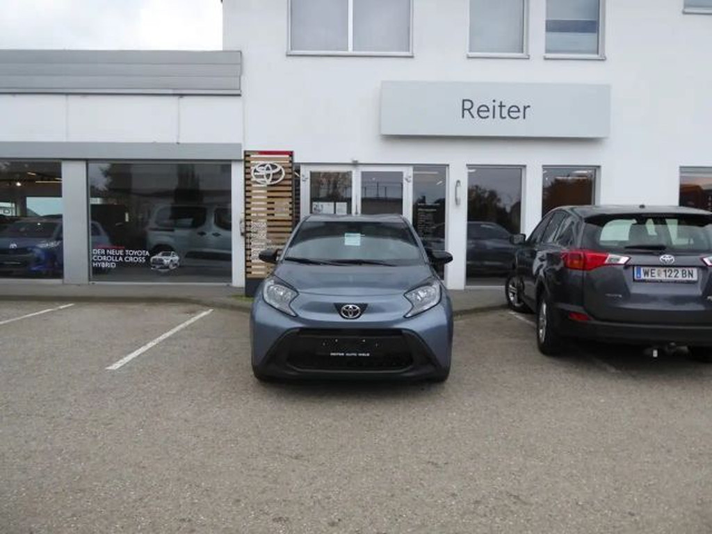 Toyota Aygo X Hatchback VVT-i Play