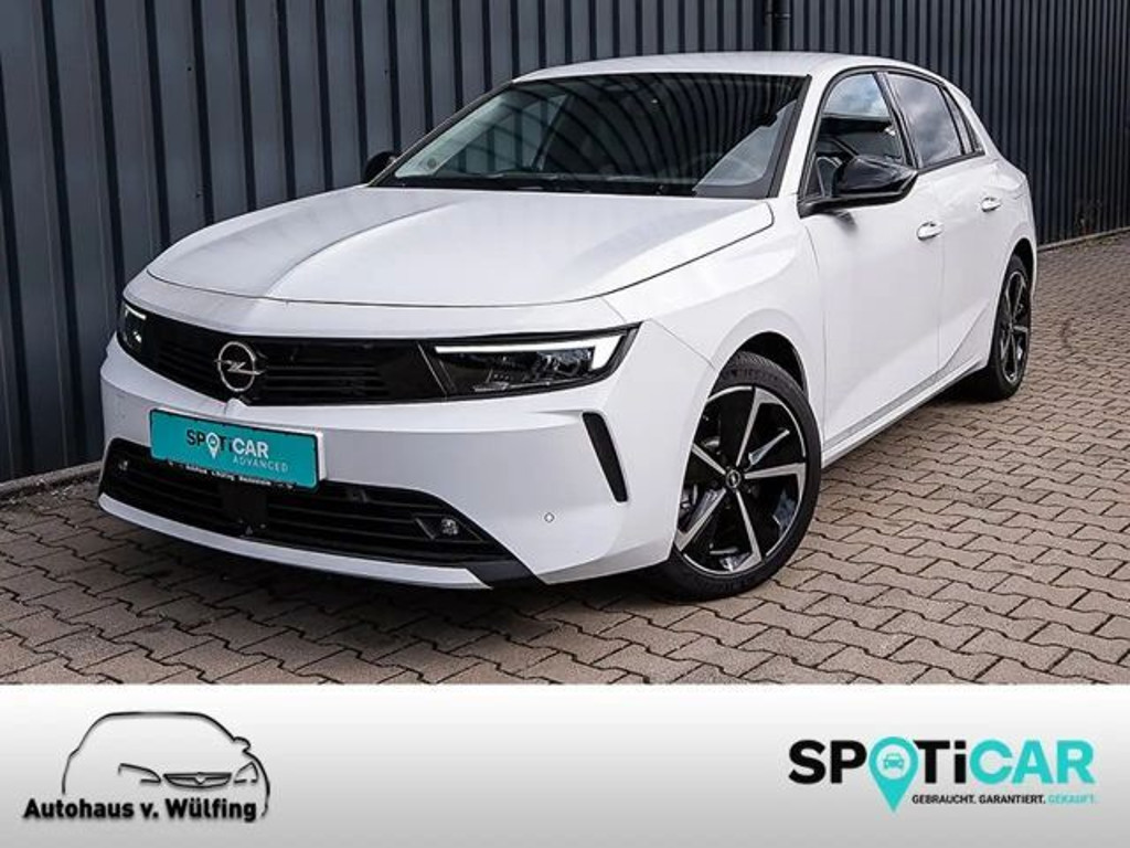 Opel Astra Innovation Hybrid Edition