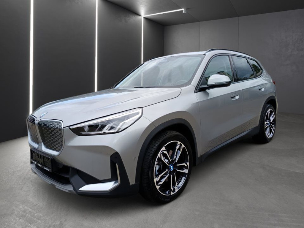 BMW iX1 xDrive30