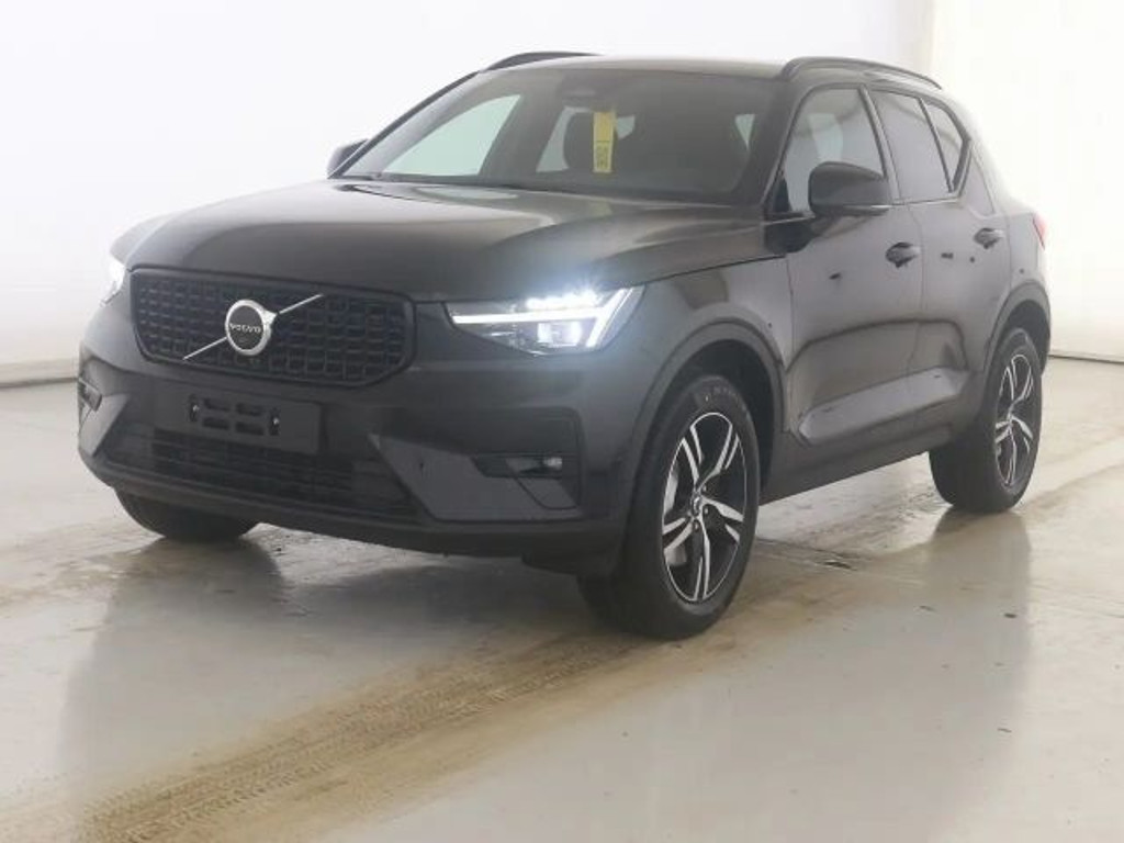 Volvo XC40 Business Plus Dark