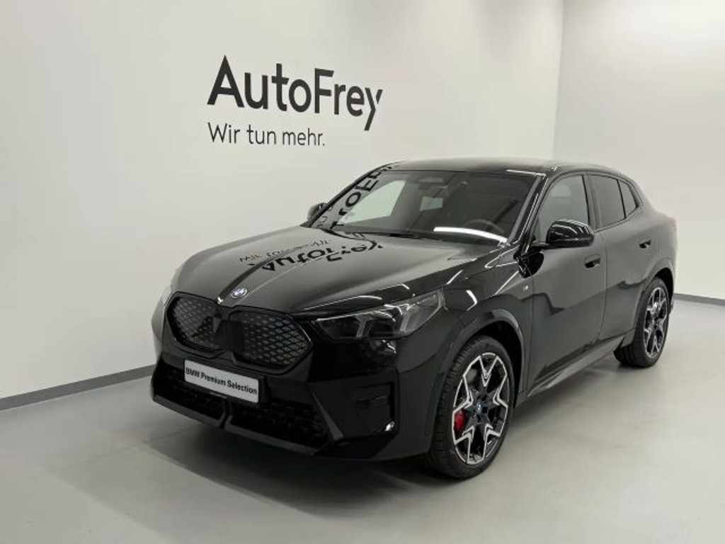 BMW iX2 xDrive30