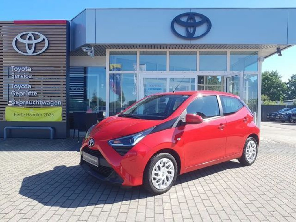 Toyota Aygo Hatchback X-play Play