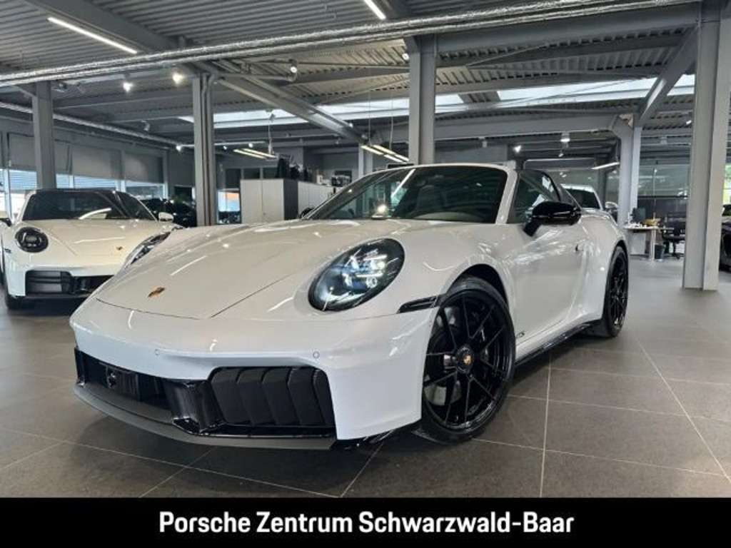 Porsche 992 GTS Targa Coupé 4