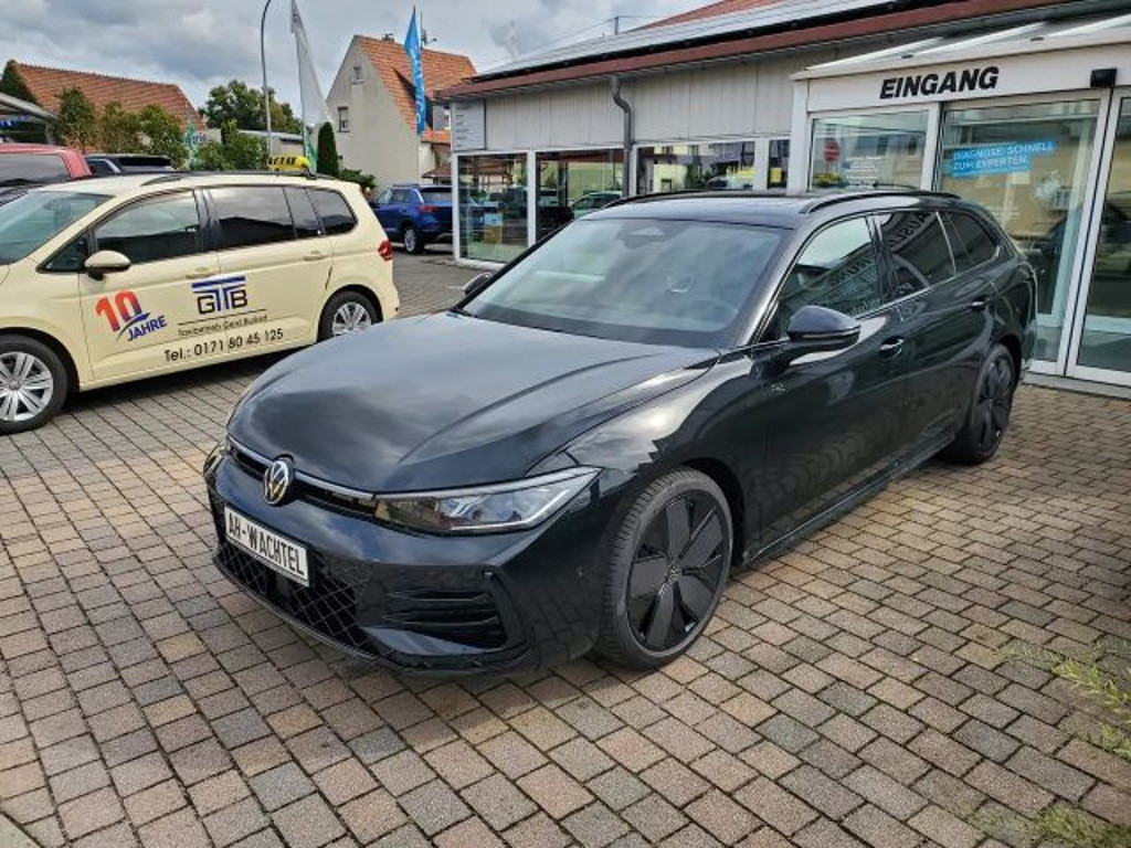 Volkswagen Passat Variant R-Line IQ.Drive 1.5 eTSI