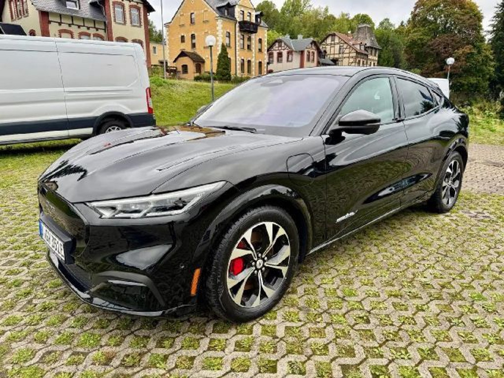 Ford Mustang Mach-E AWD Premium