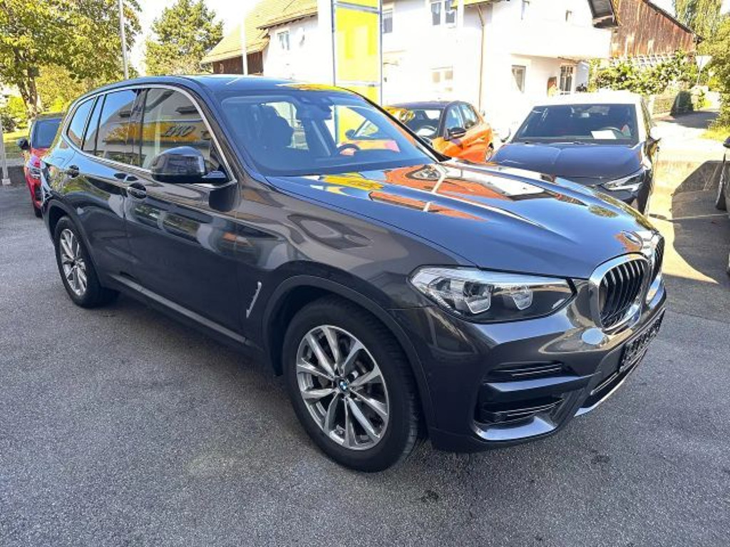 BMW X3 xDrive Advantage pakket