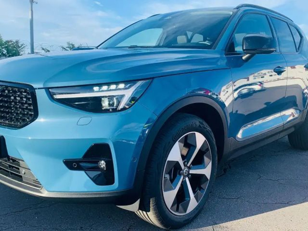 Volvo XC40 Plus Dark