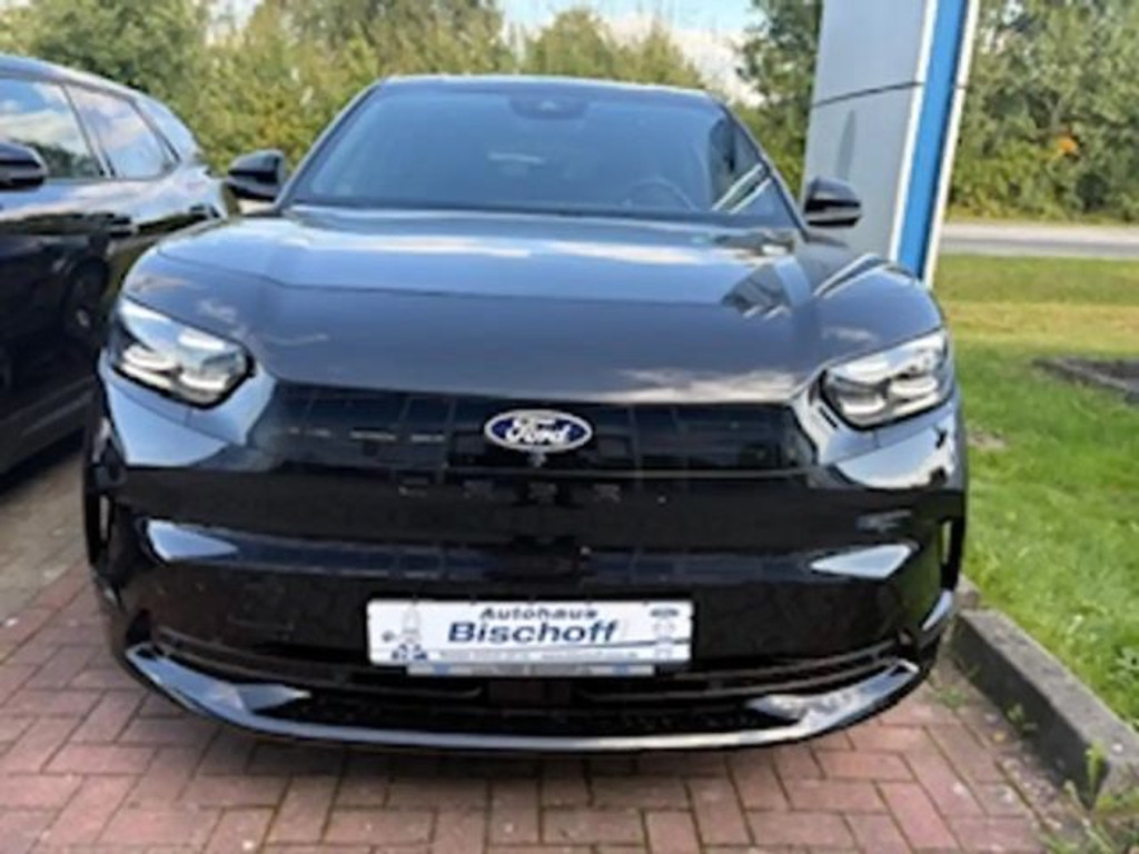 Ford Capri RWD Premium