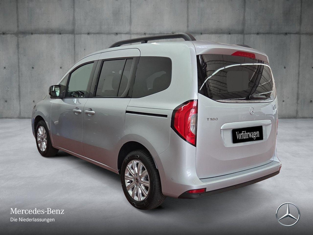 Mercedes-Benz T 180