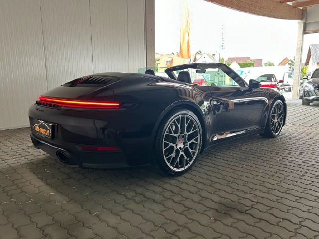 Porsche 992