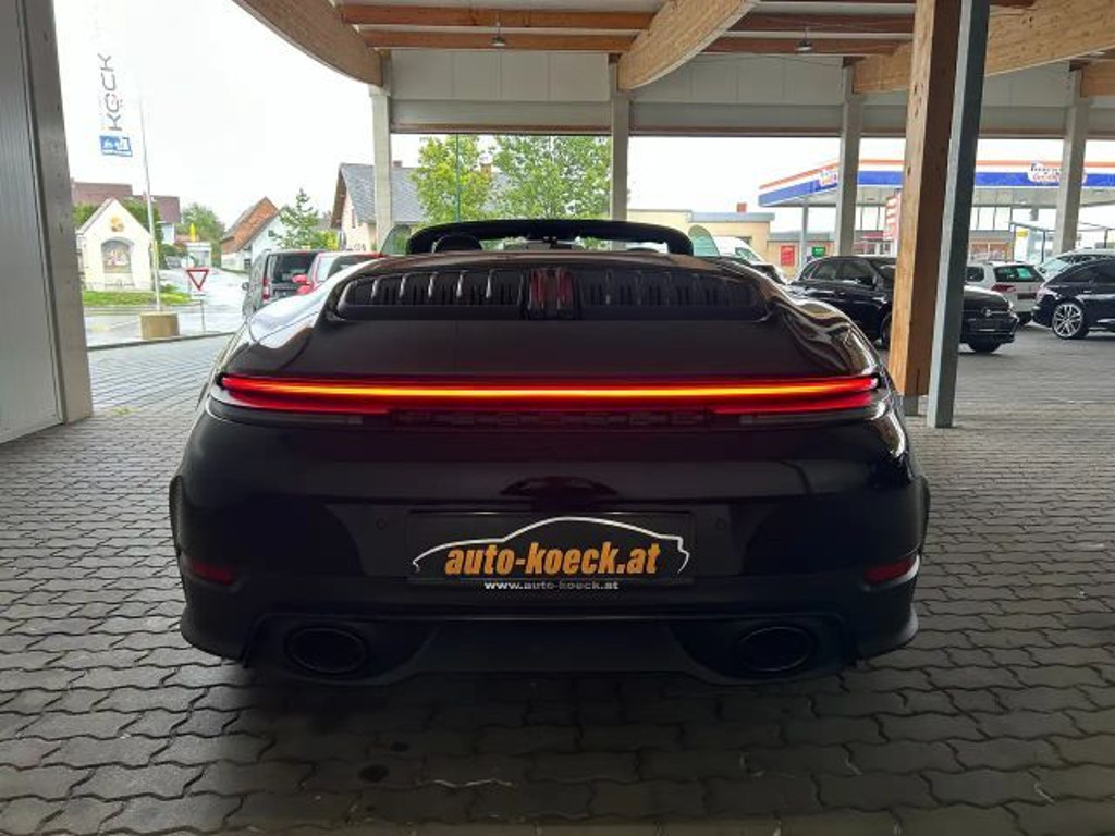 Porsche 992