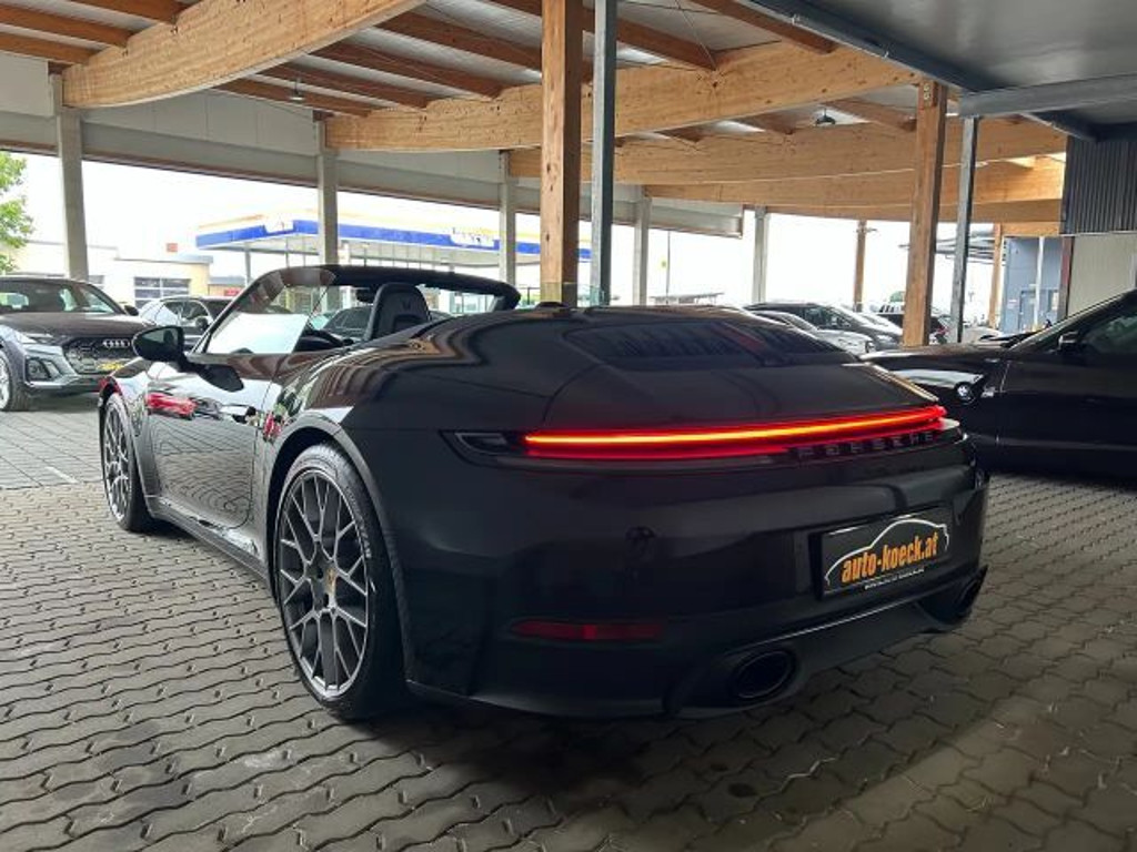 Porsche 992