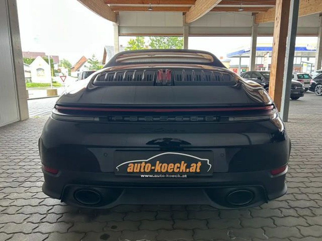 Porsche 992
