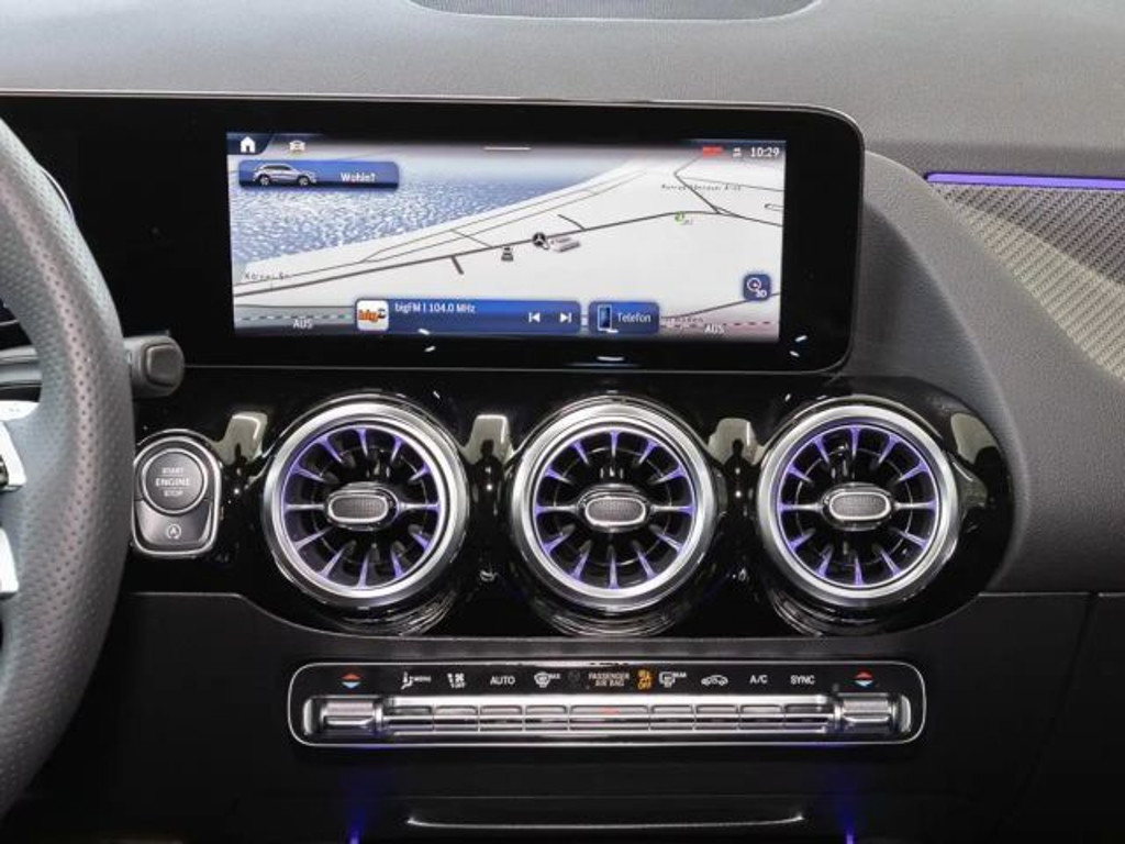 Mercedes-Benz GLA-Klasse GLA 180 SpurW W-Paket S-Sitz KeyLess ParkAss.