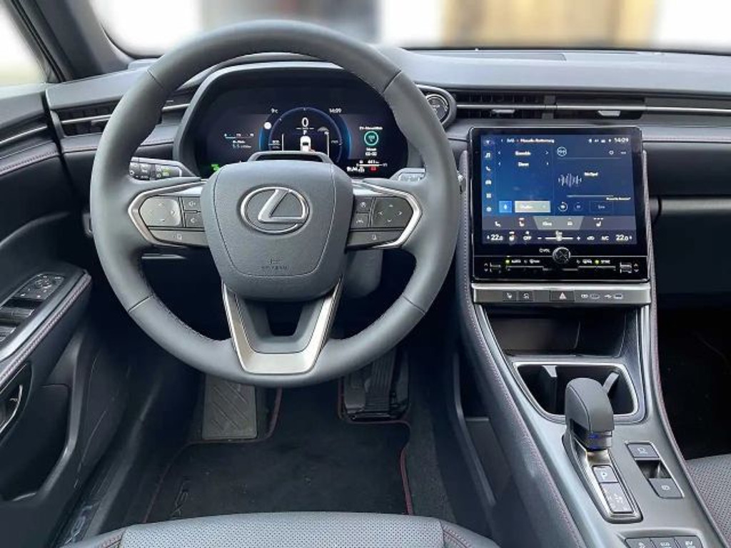 Lexus LBX