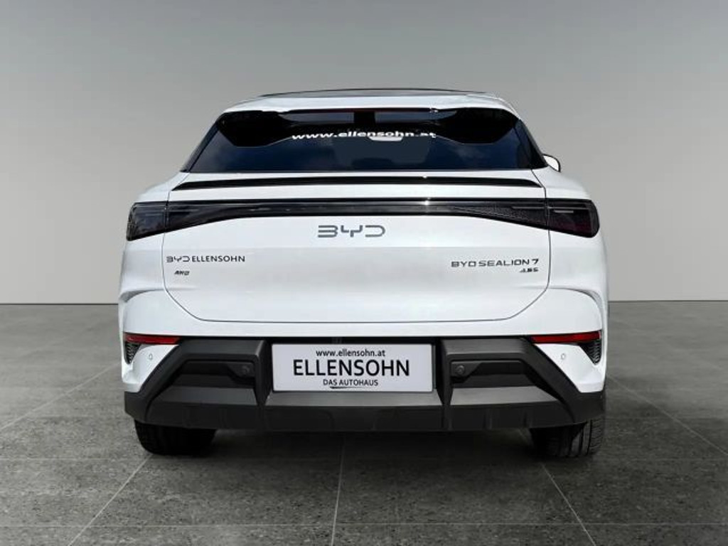 BYD Sealion 7