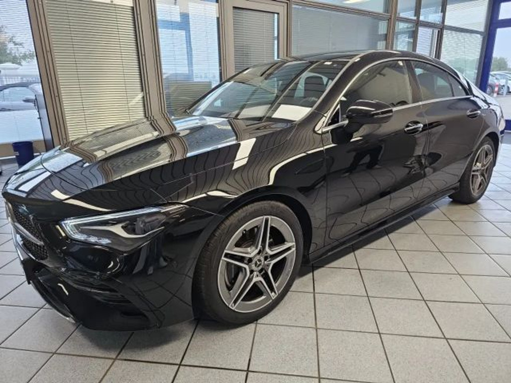 Mercedes-Benz CLA-Klasse CLA 200 AMG Line Coupé