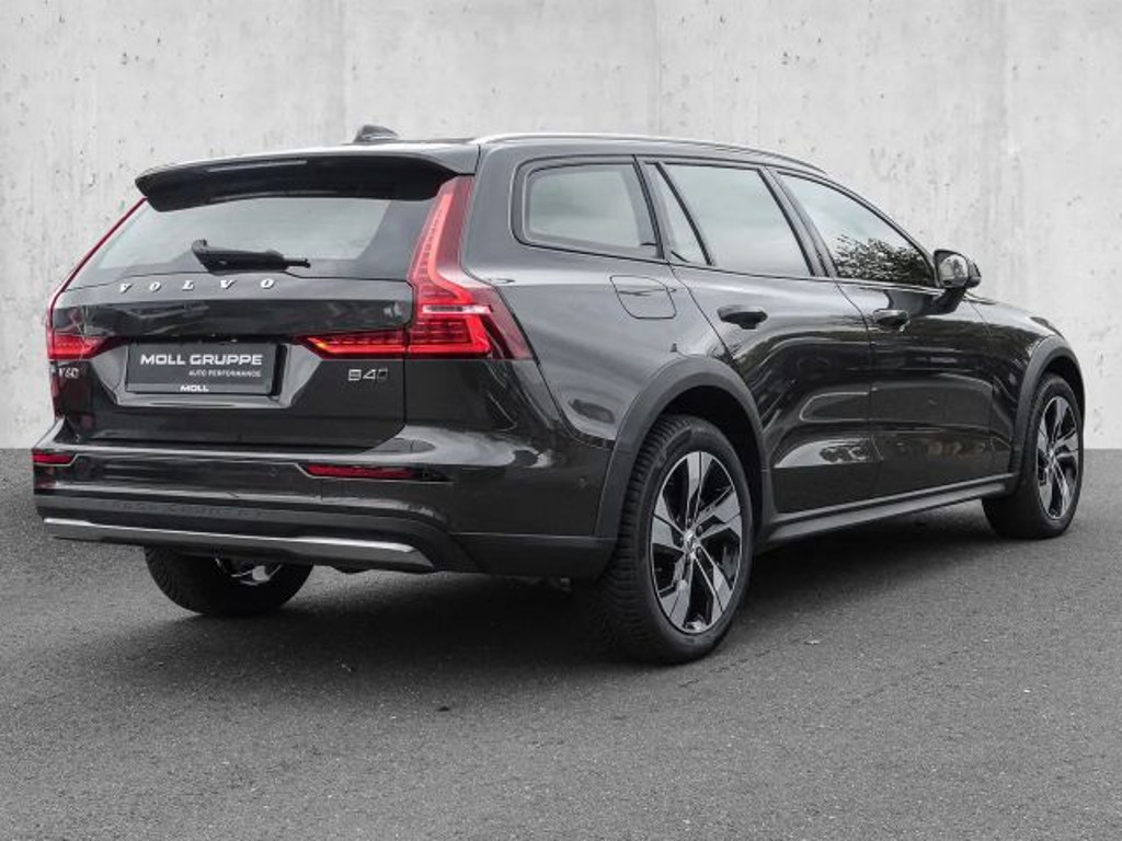 Volvo V60 Cross Country AWD Plus