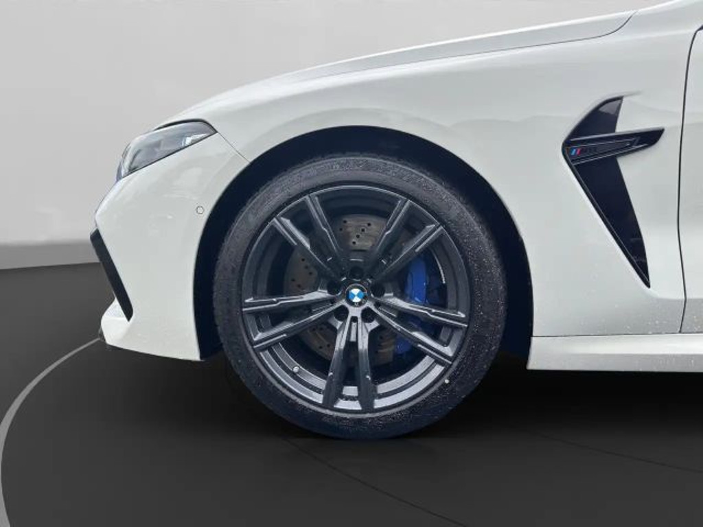 BMW M8
