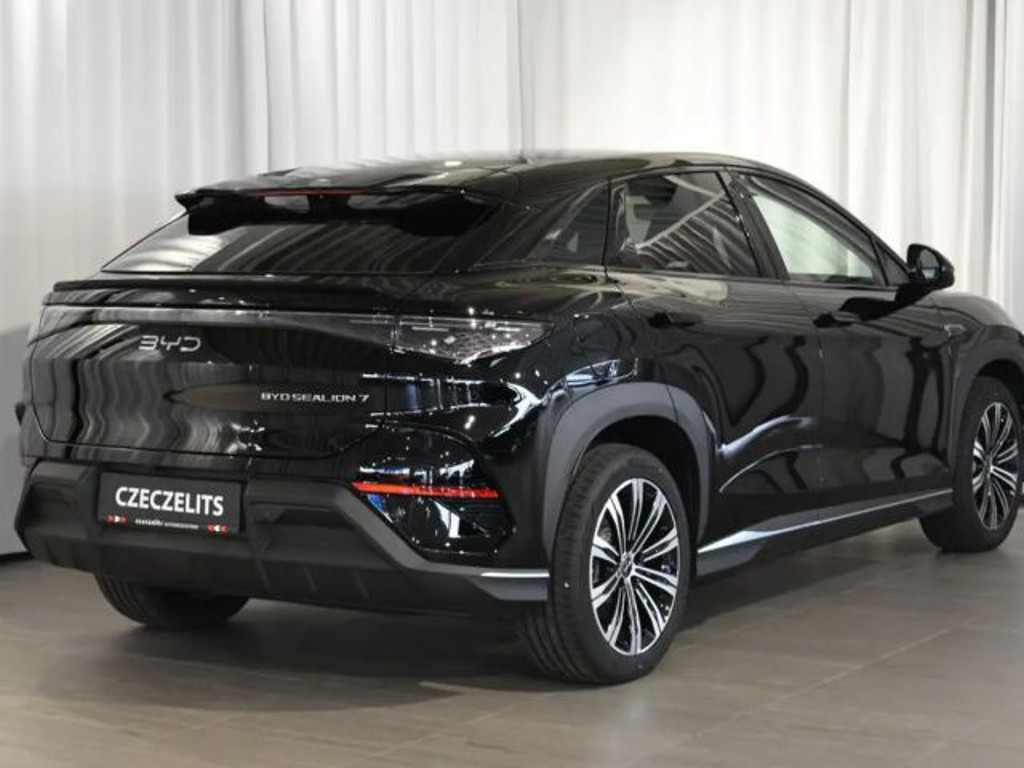 BYD Sealion 7