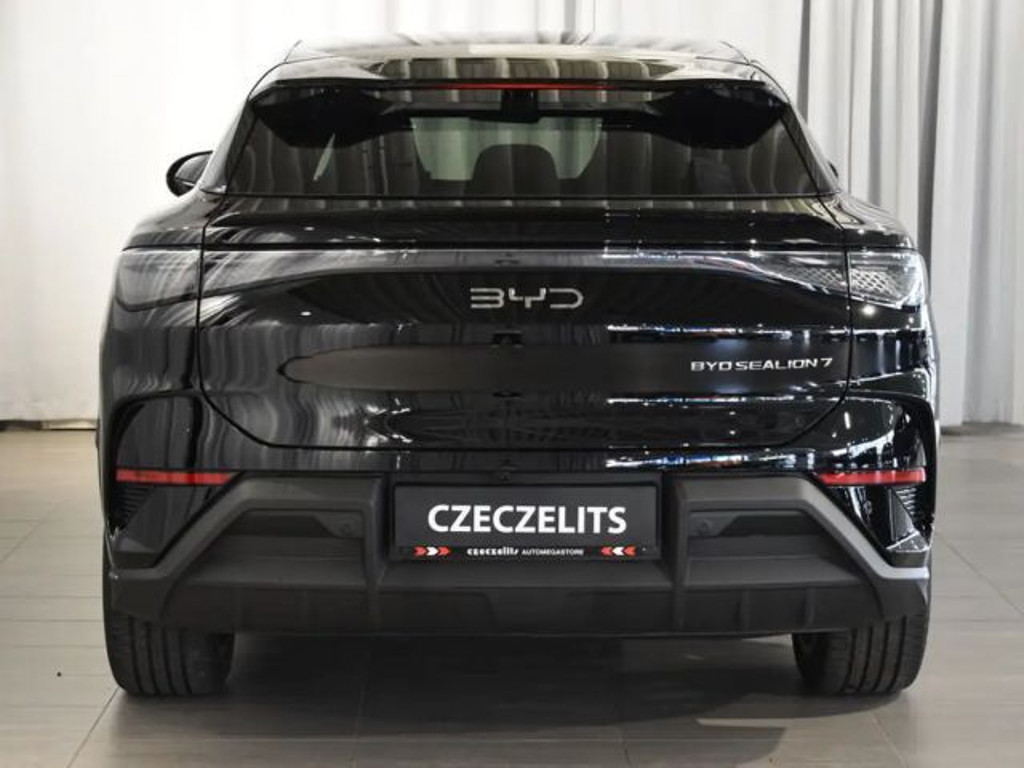 BYD Sealion 7