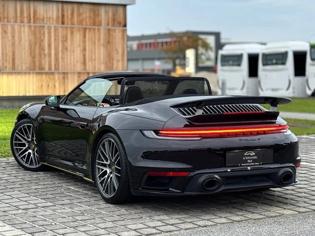 Porsche 992