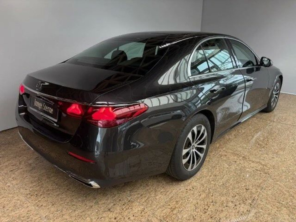 Mercedes-Benz E-Klasse E 220 AVANTGARDE E 220 d Sedan