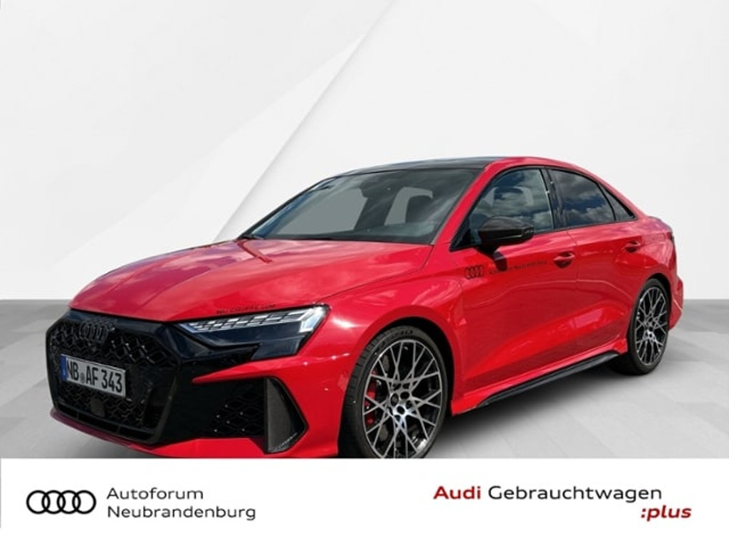 Audi RS3 Sedan Quattro S-Tronic
