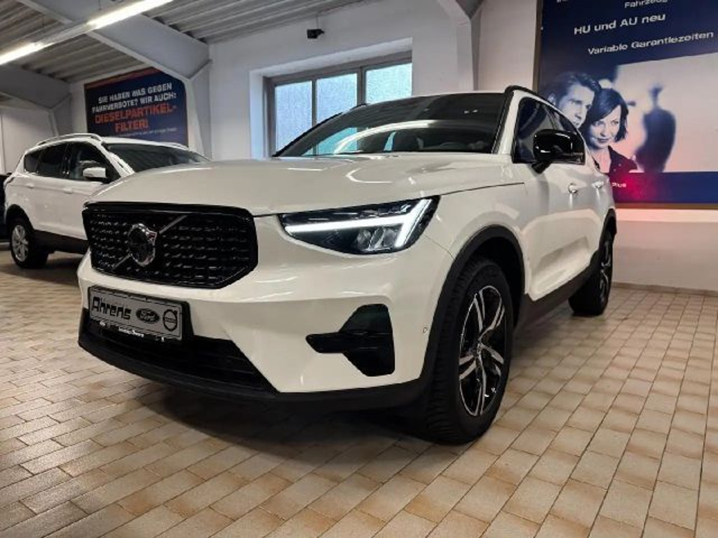 Volvo XC40 Plus Dark