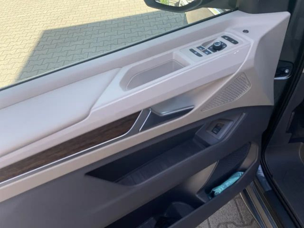Volkswagen Multivan DSG Style 2.0 TDI Lang T7