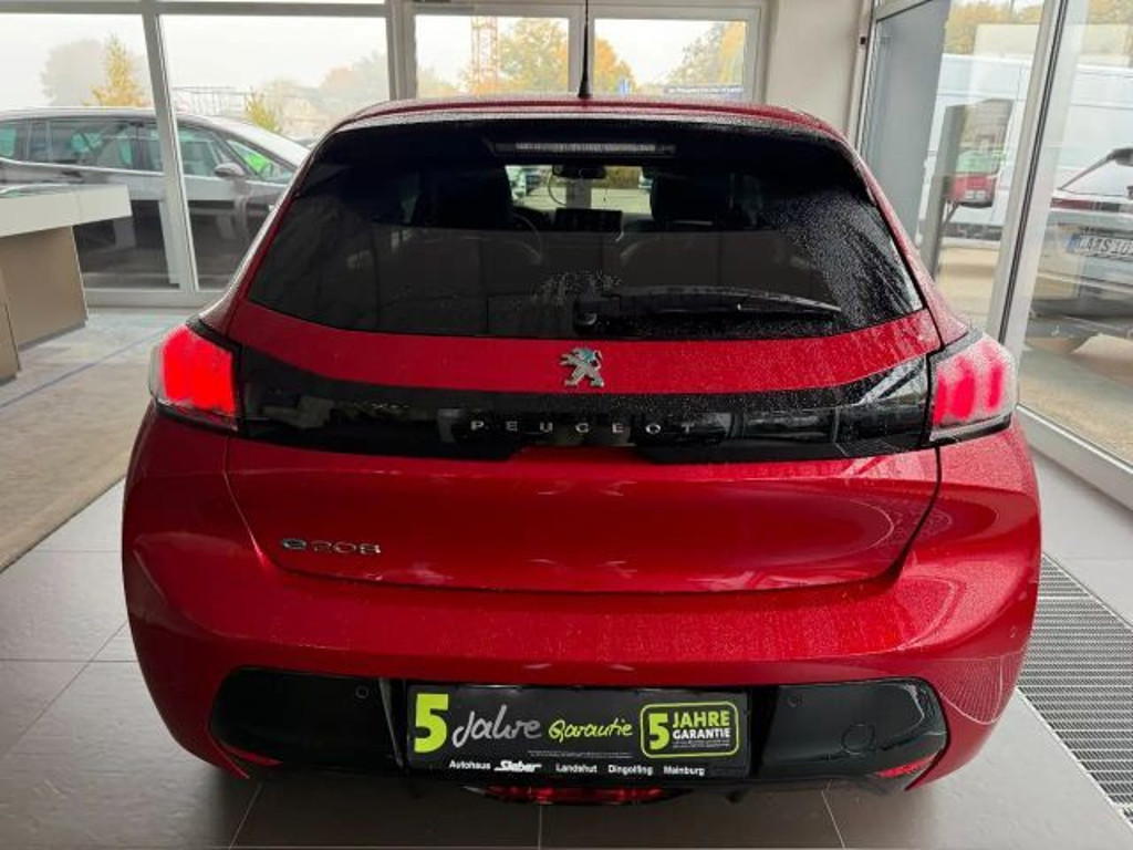 Peugeot e-208