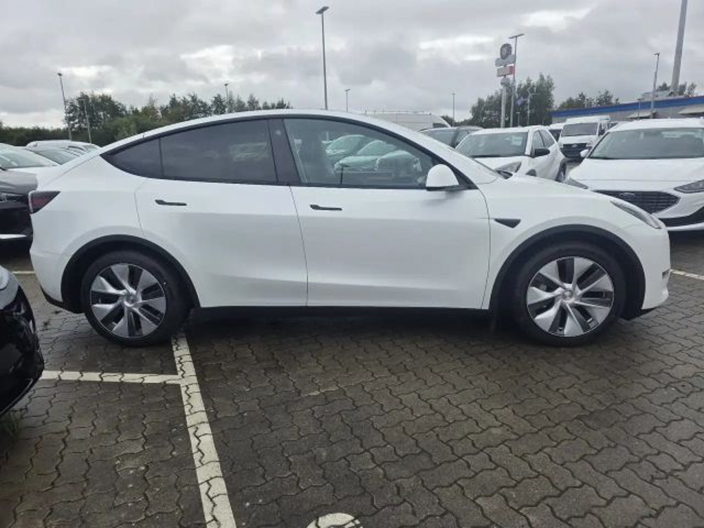 Tesla Model Y Long Range Dual Motor AWD