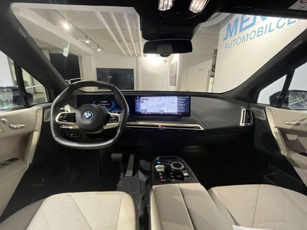 BMW iX