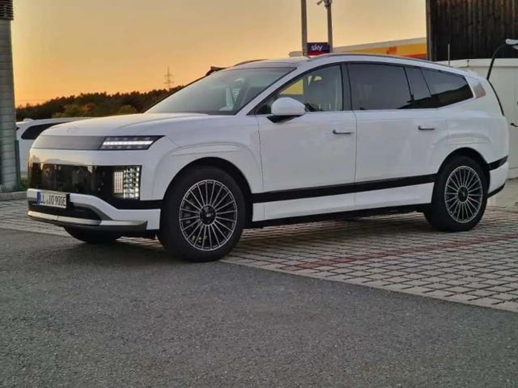 Hyundai IONIQ 9 UNIQ 4WD 6-zits