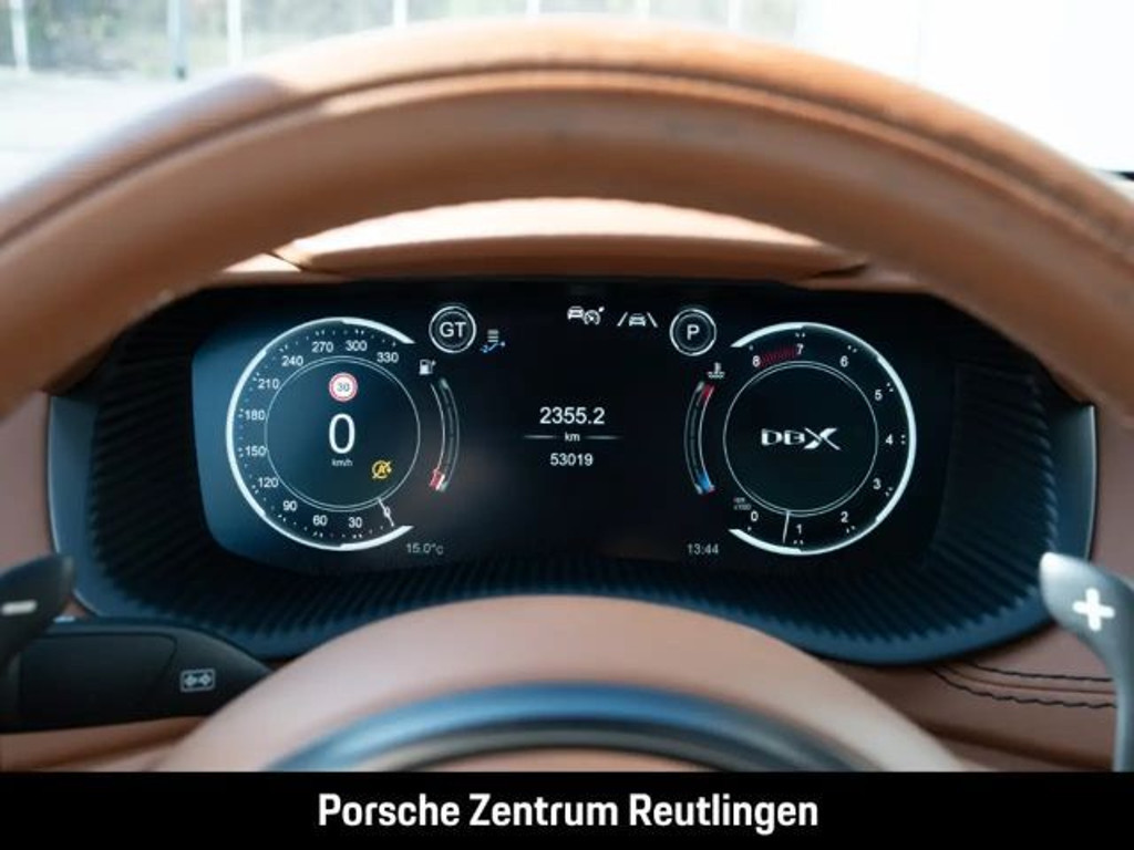 Aston Martin DBX
