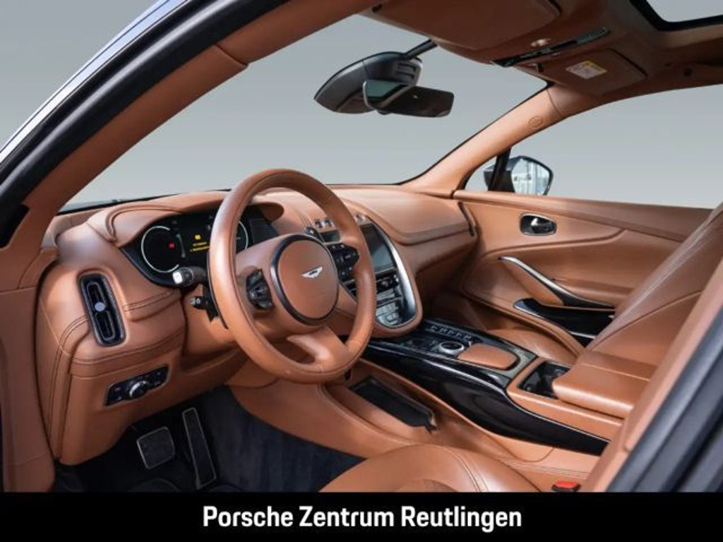 Aston Martin DBX