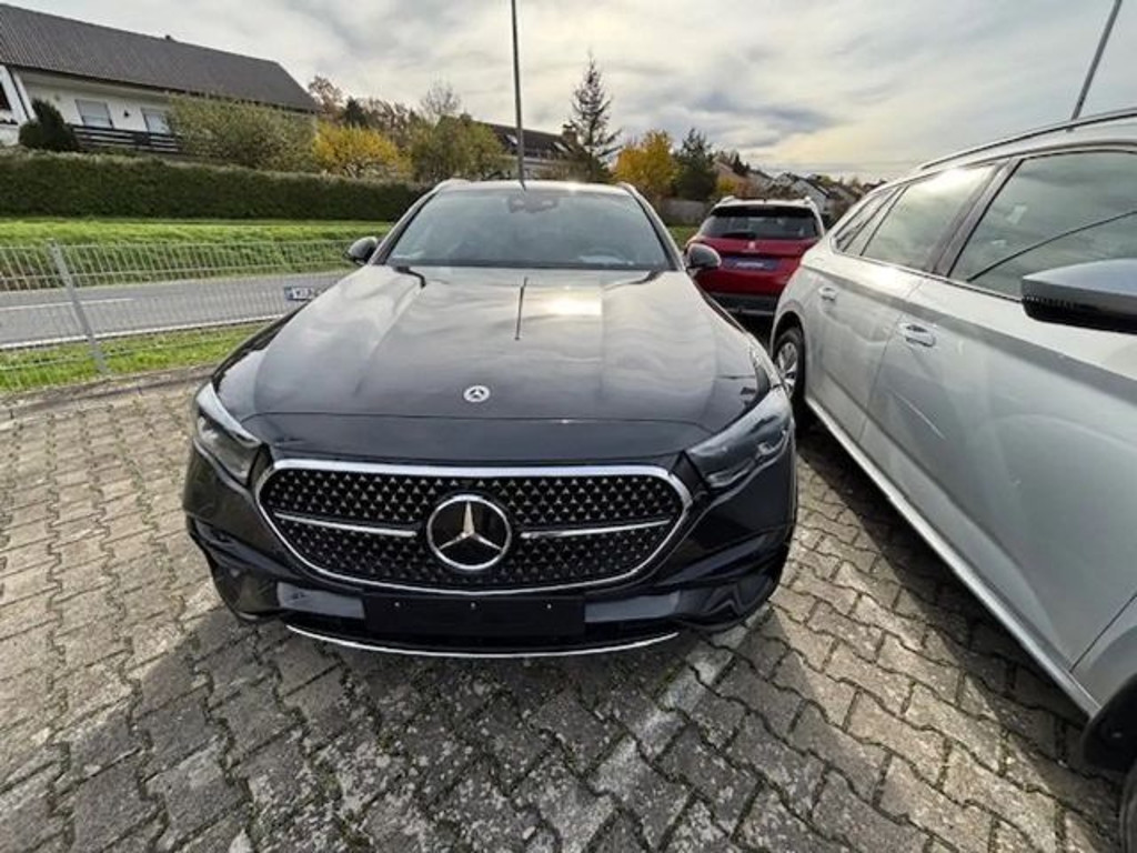 Mercedes-Benz E-Klasse E 300 4MATIC AMG Line E 300 e E 300 de