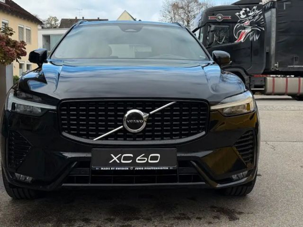 Volvo XC60 AWD Ultimate Dark