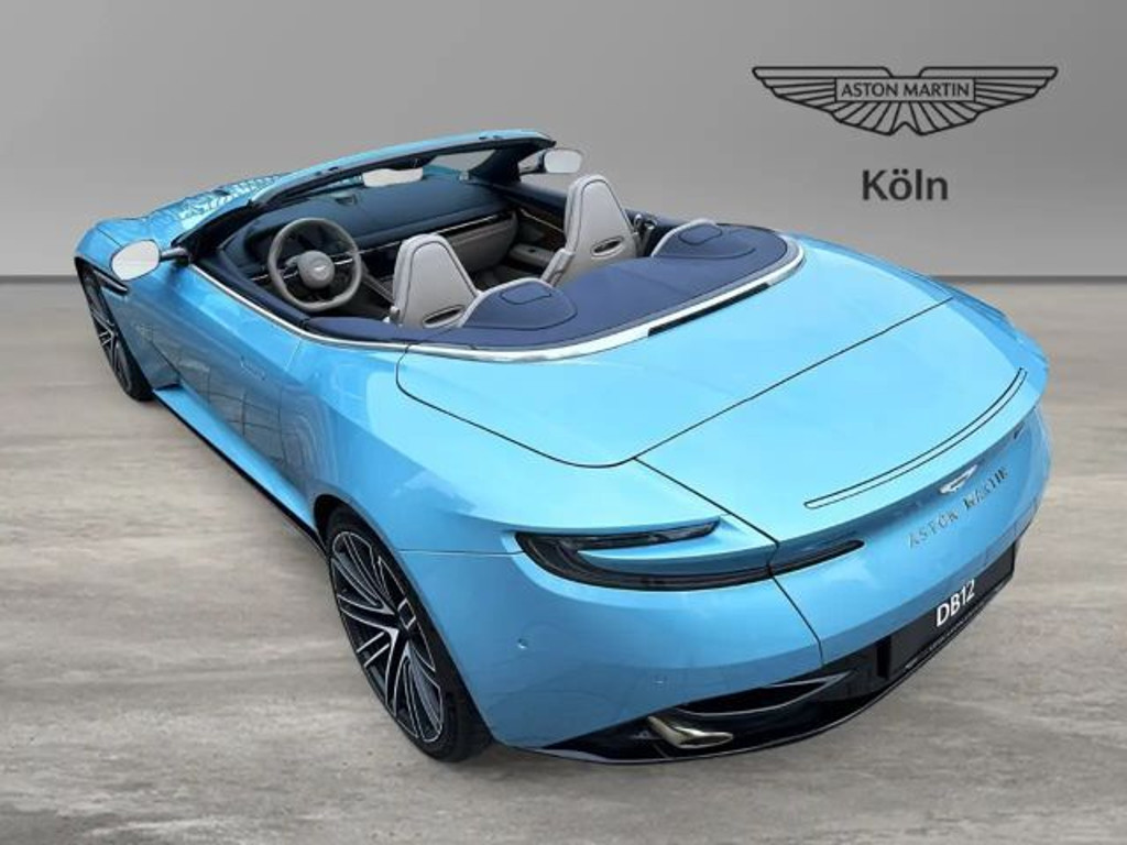 Aston Martin DB12