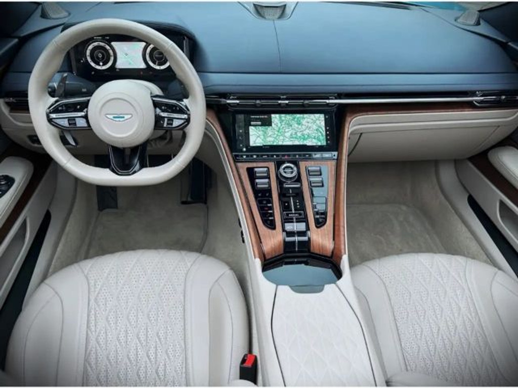 Aston Martin DB12