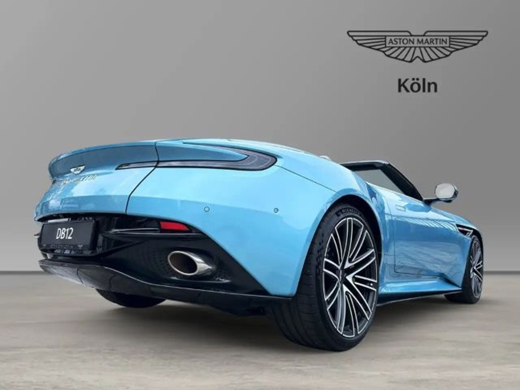 Aston Martin DB12