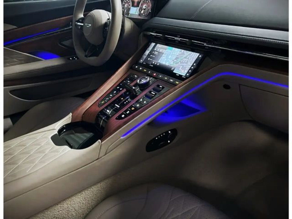 Aston Martin DB12