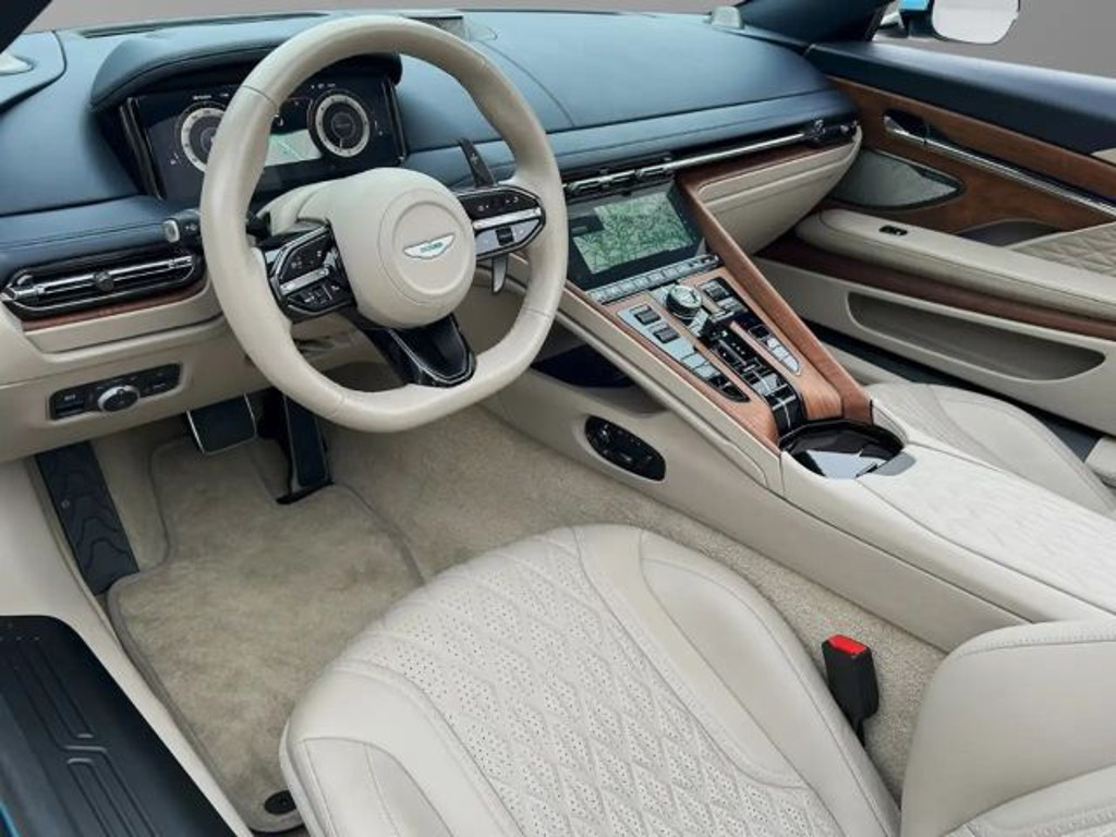 Aston Martin DB12