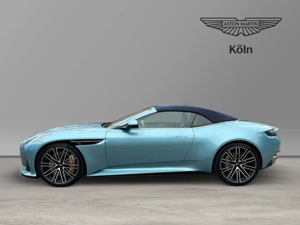 Aston Martin DB12