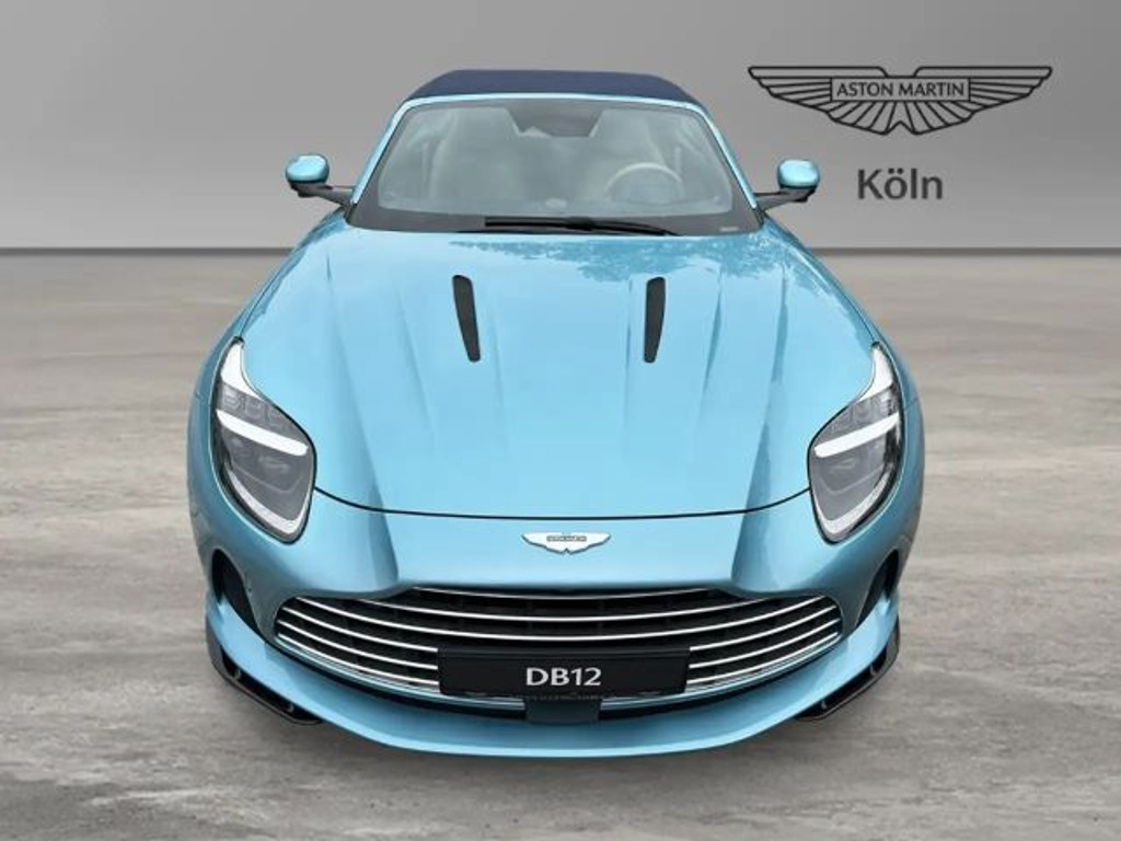 Aston Martin DB12